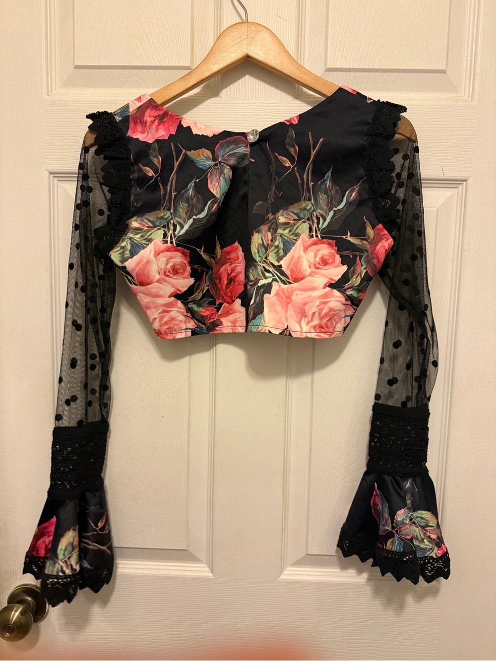 Flirty Black Floral Crop Top - Picture 5 of 9